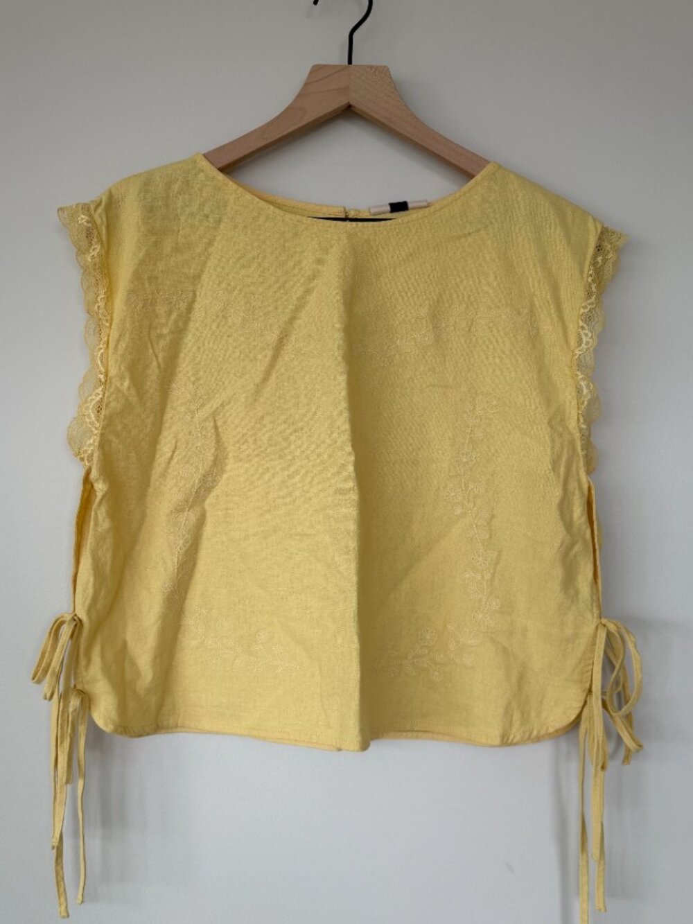 Universal Thread Embroidered Tie Top NWT size M - Picture 5 of 5